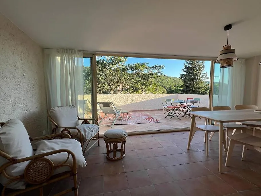 Appartement 7 Pers-Terrasse-Vue Parc Riez 0*,  France